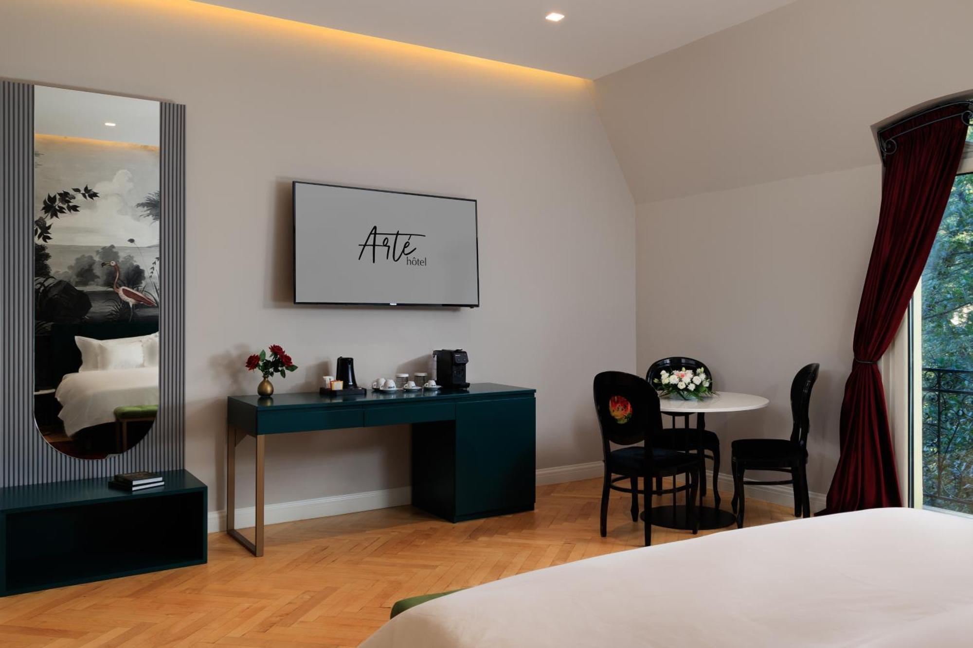 Arte Boutique Hotel ティラナ エクステリア 写真