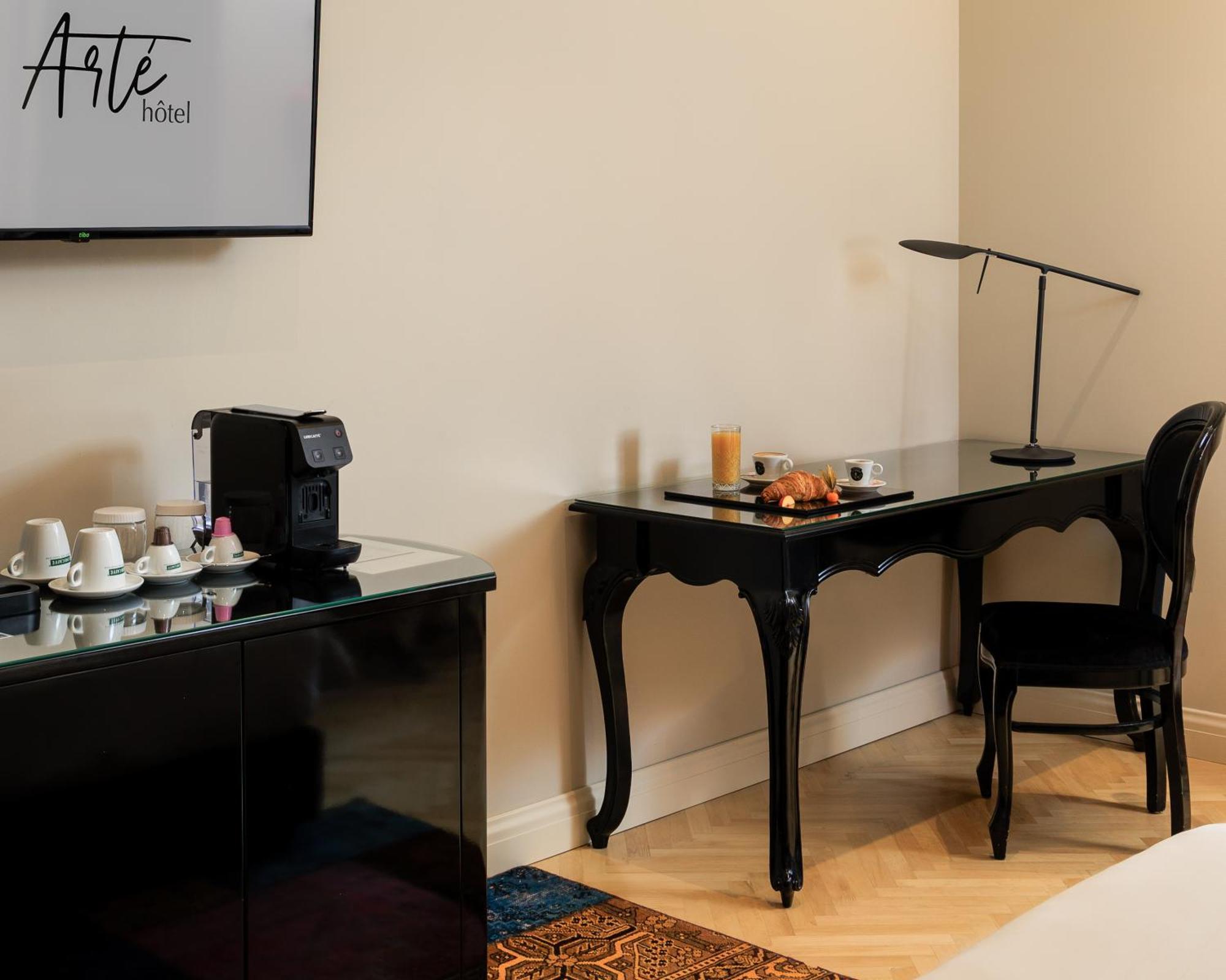 Arte Boutique Hotel ティラナ エクステリア 写真