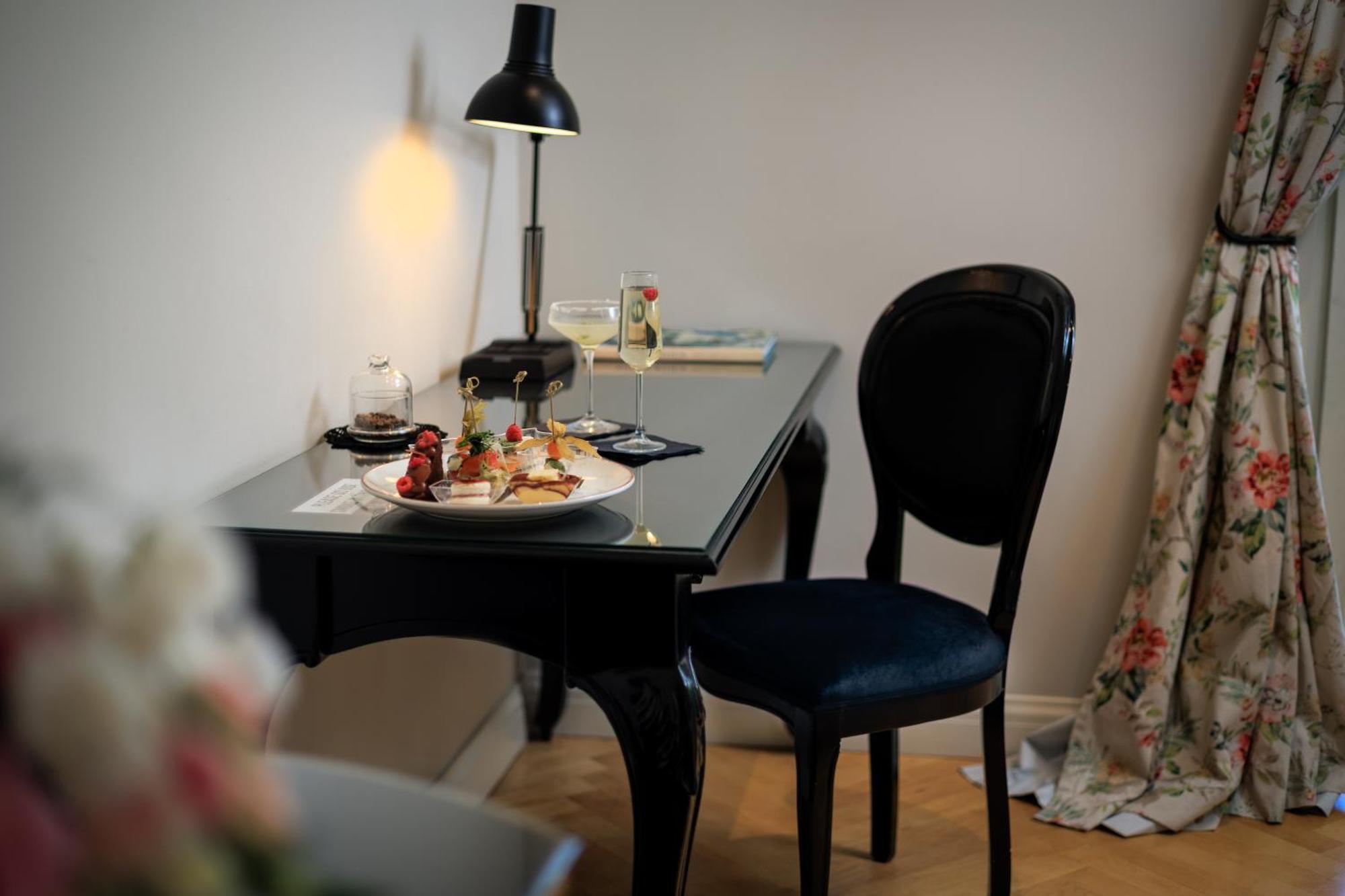 Arte Boutique Hotel ティラナ エクステリア 写真